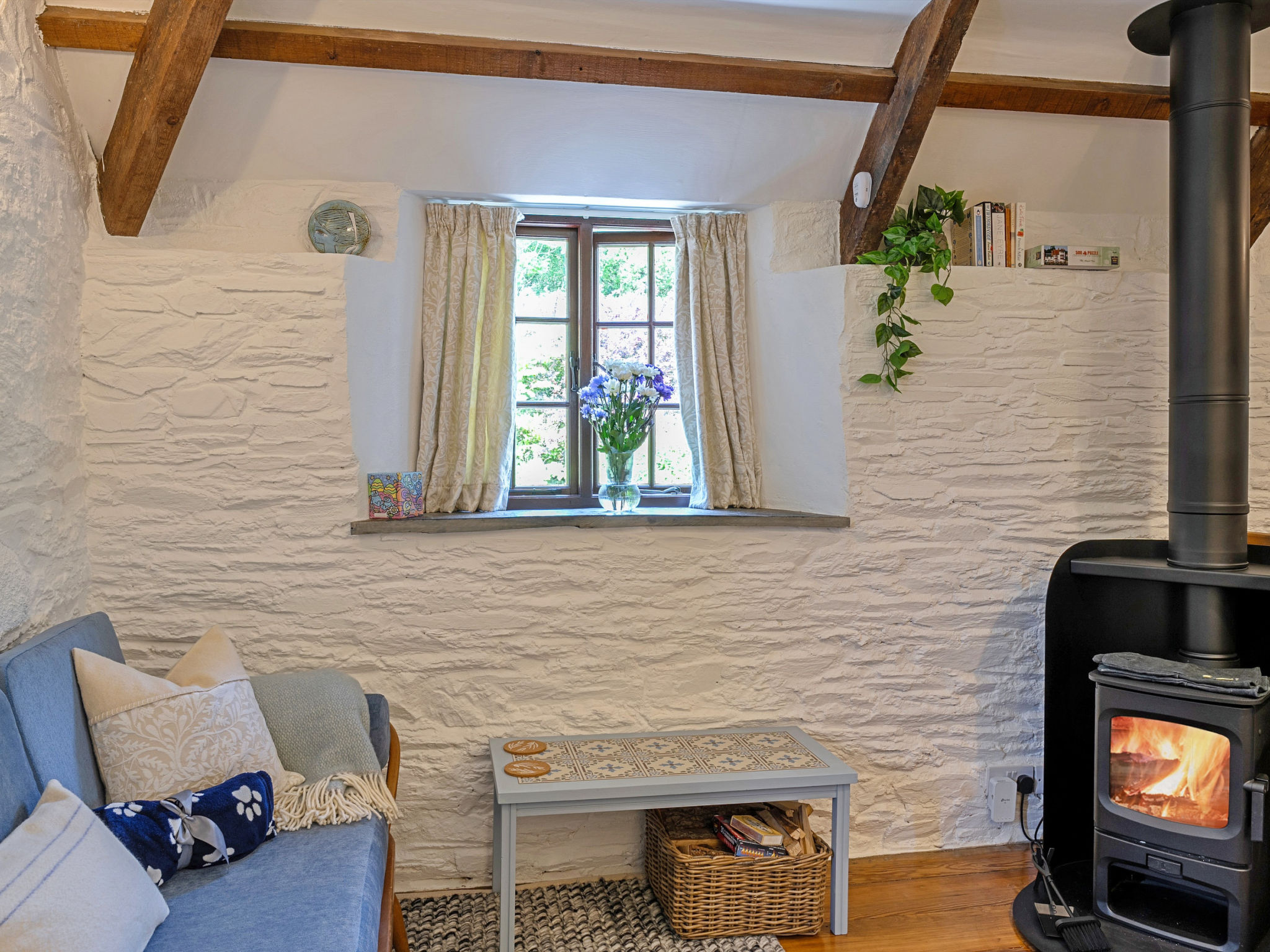 Rowella Cottage-Inside