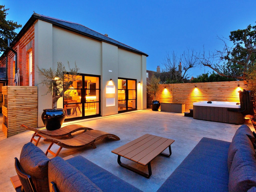 Interhome Wesleyan House