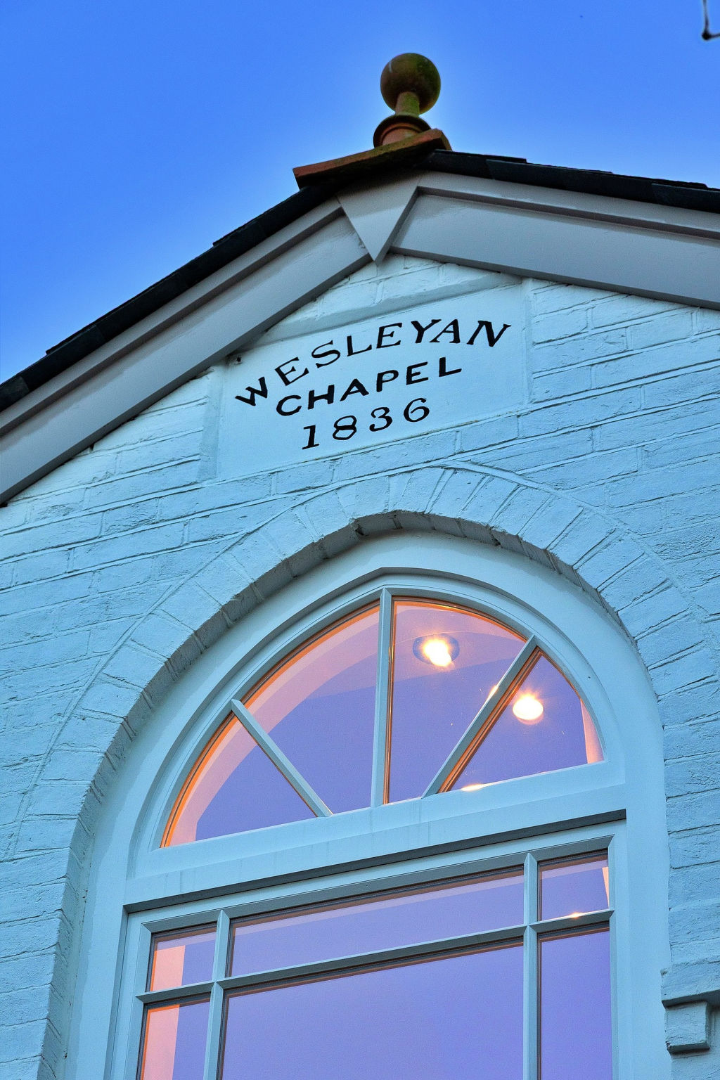 Wesleyan House-Dehors