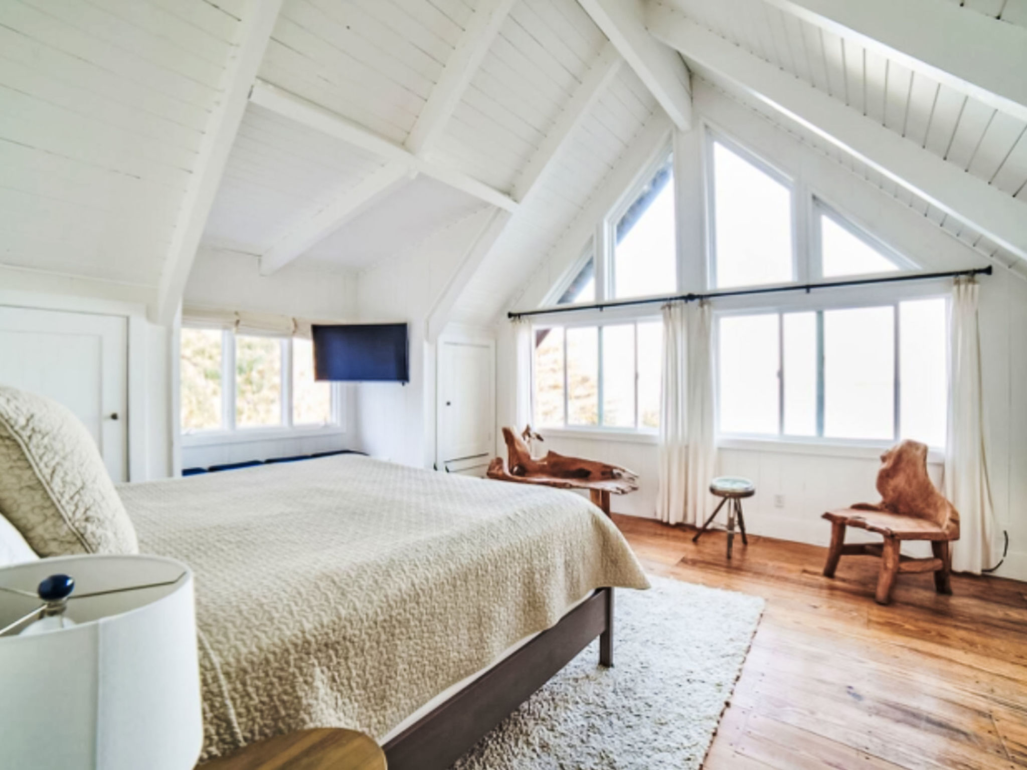 Bellevue Manor - Inside