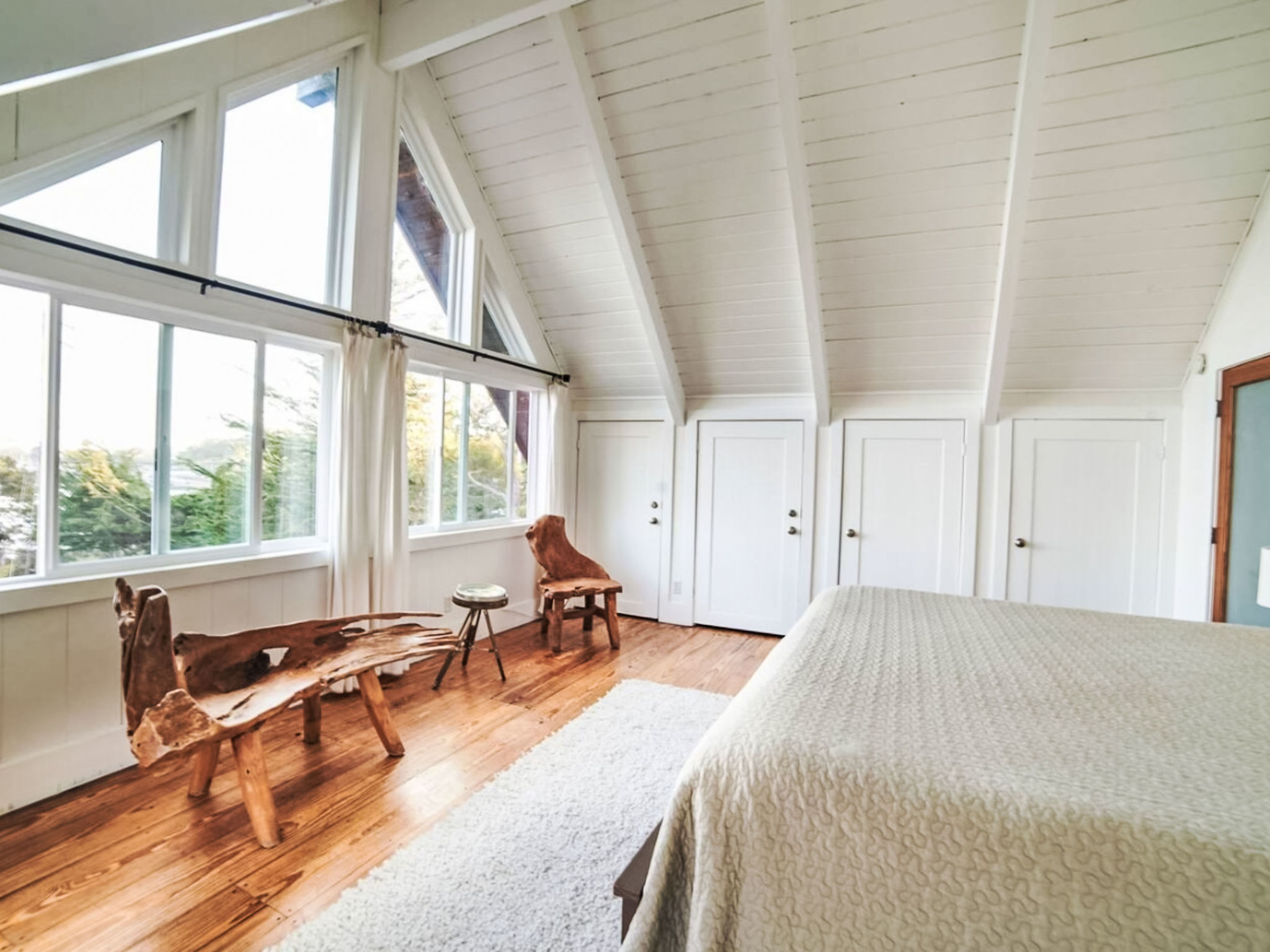 Bellevue Manor - Inside
