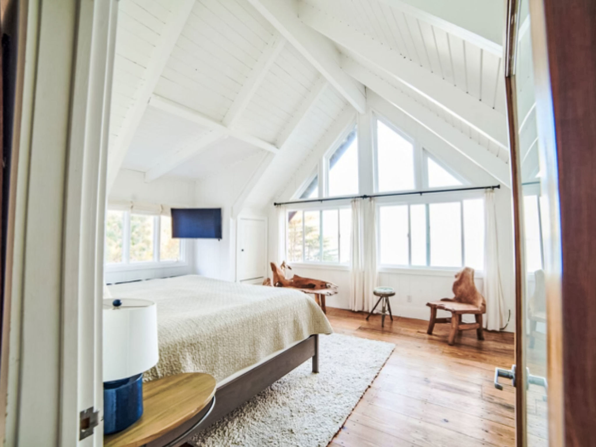 Bellevue Manor - Inside