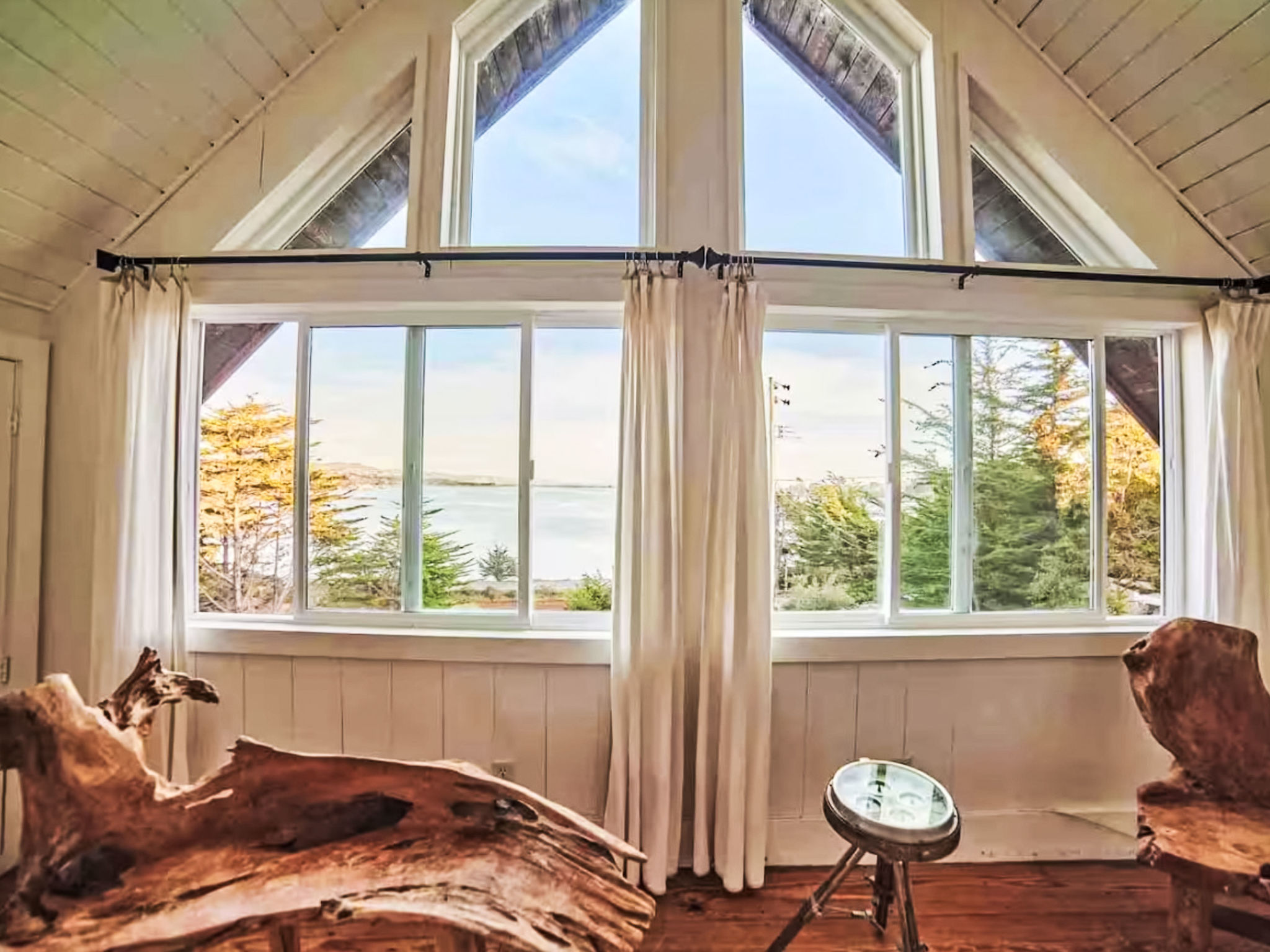 Bellevue Manor - Inside