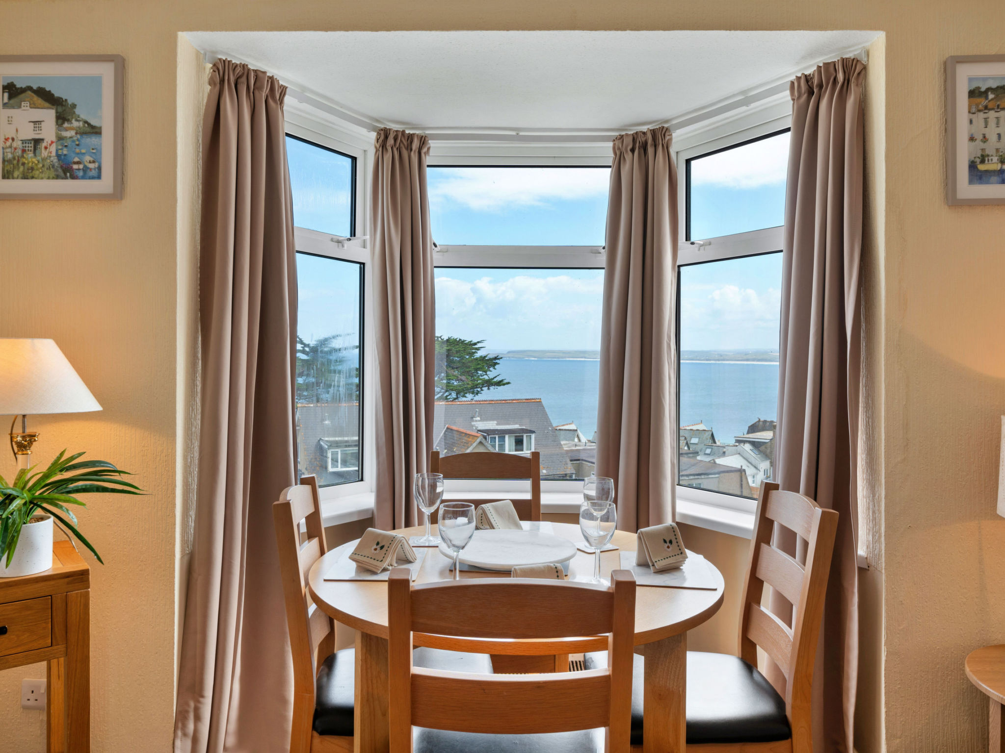 No. 10 Porthmeor - Binnen