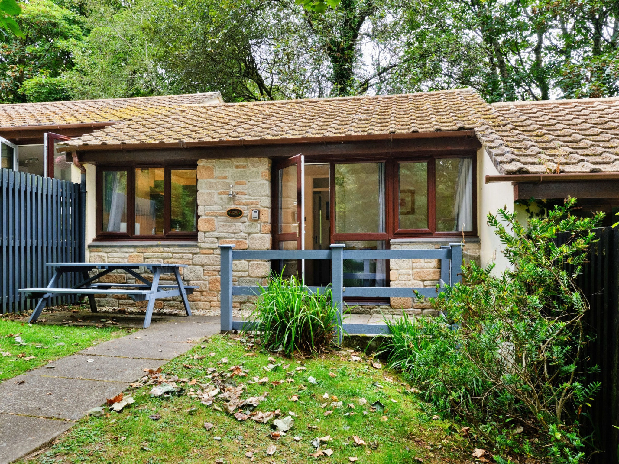 Joyful Cottage - Buiten