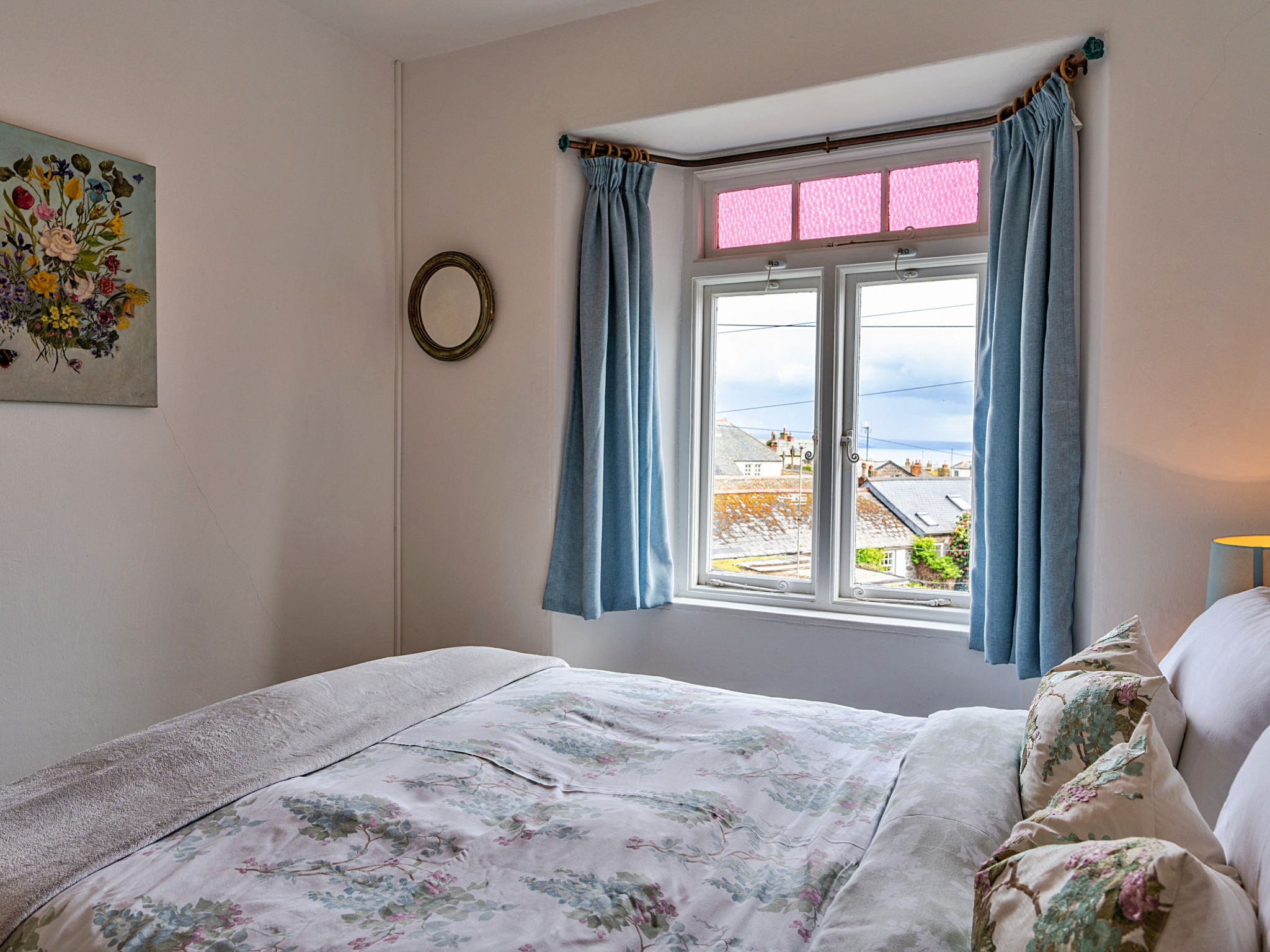 Cosy Mousehole Cottage with Sea Views-Binnen