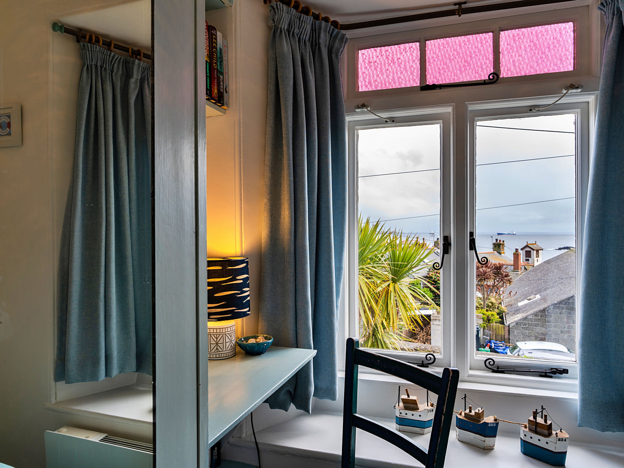 Cosy Mousehole Cottage with Sea Views