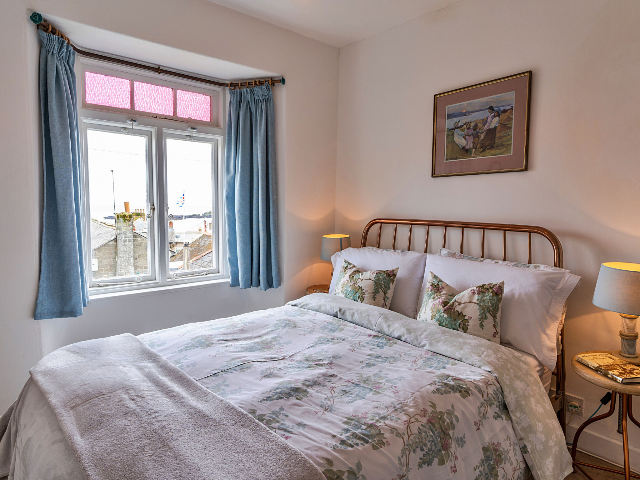 Cosy Mousehole Cottage with Sea Views-Binnen