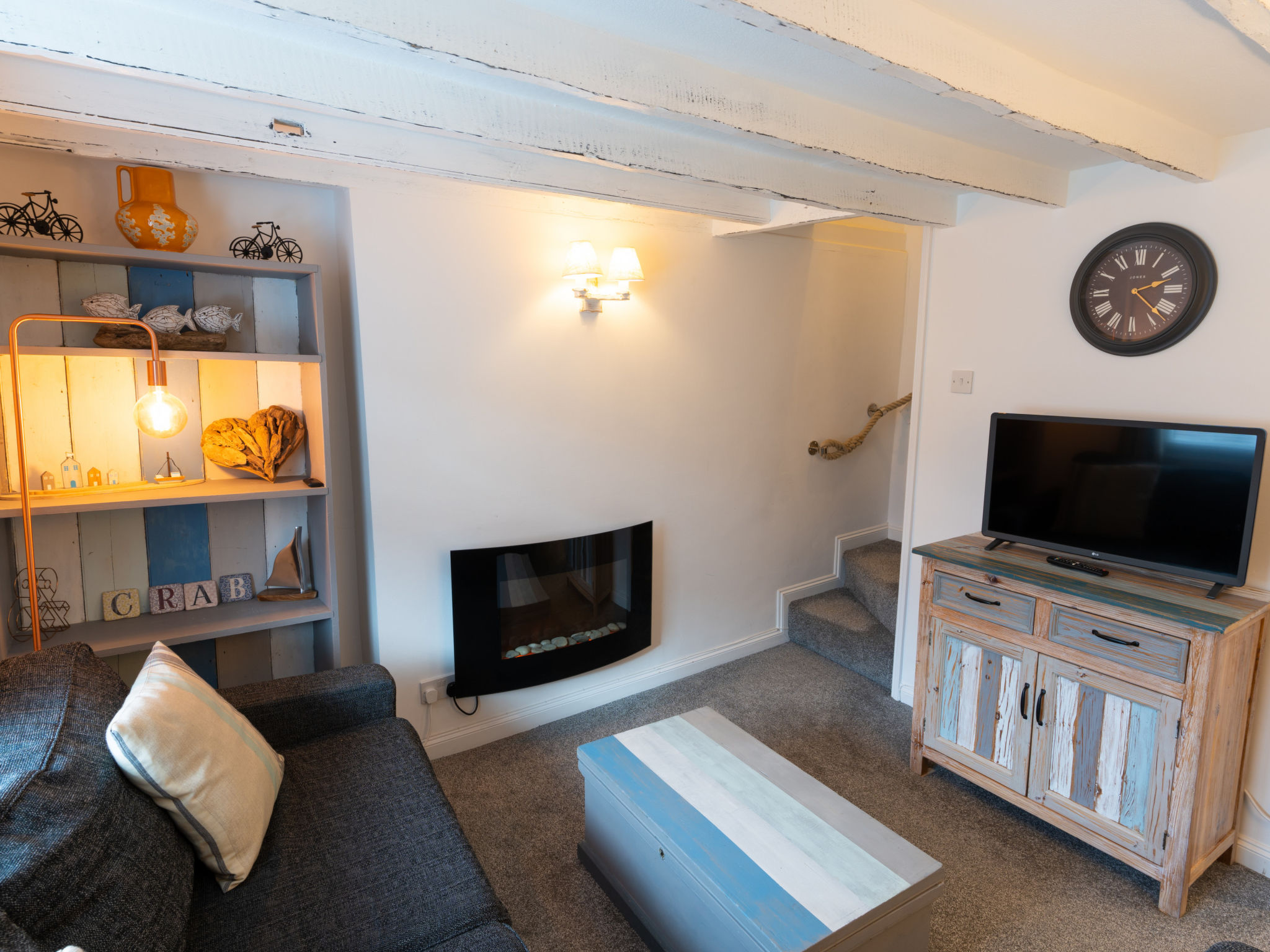 Old Harbour Cottage-Binnen