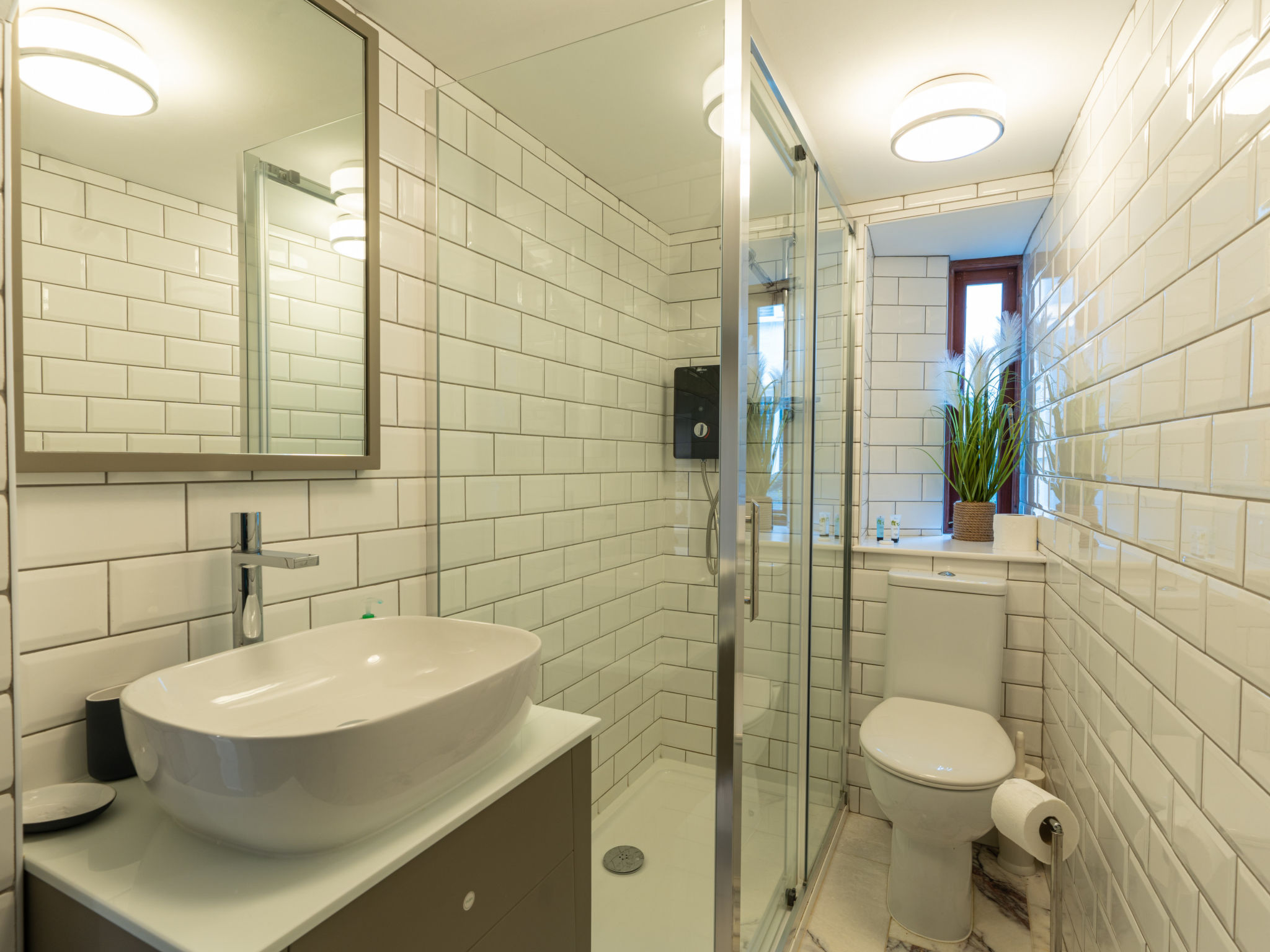 Old Harbour Cottage-Binnen