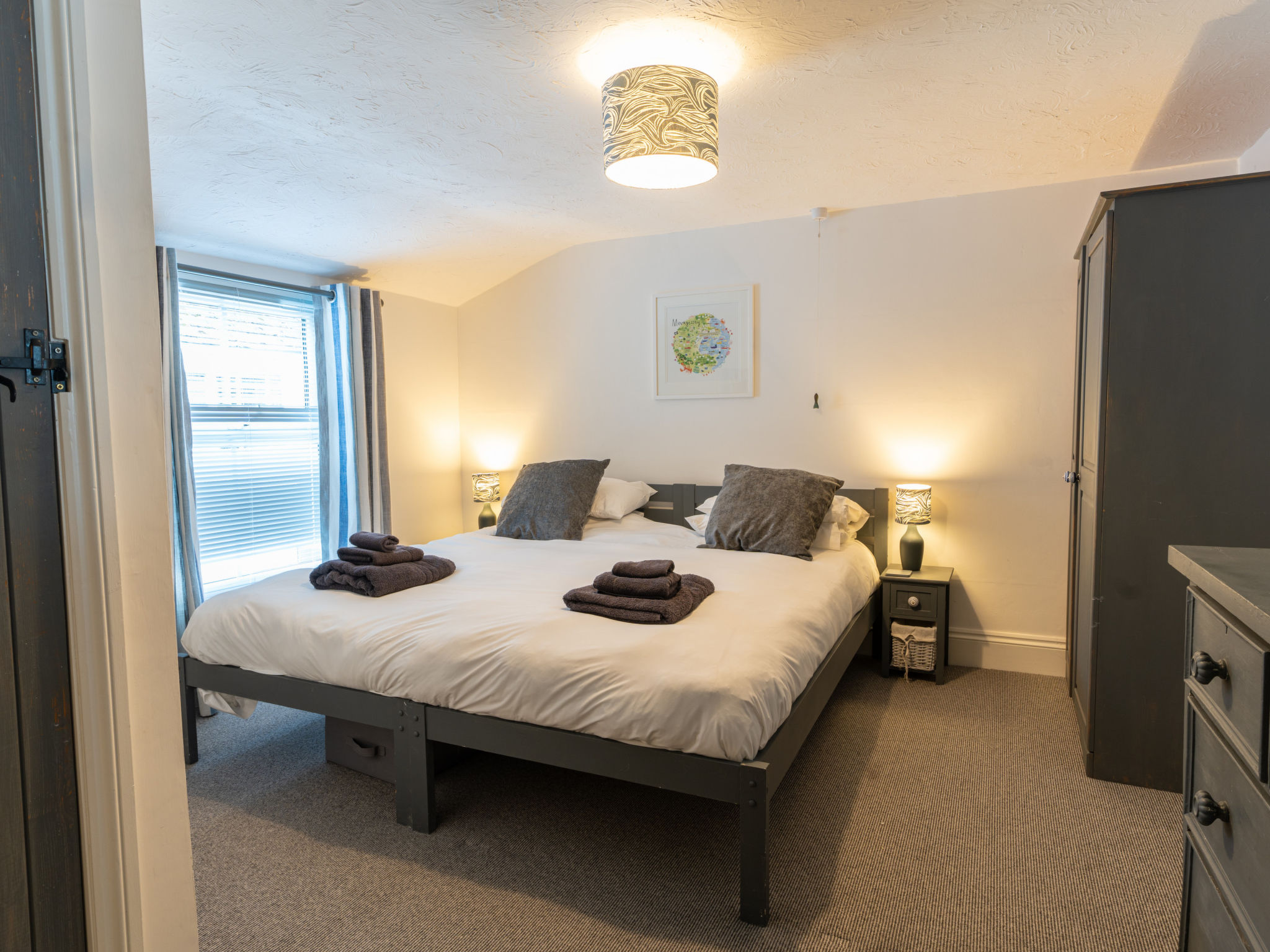 Old Harbour Cottage-Binnen