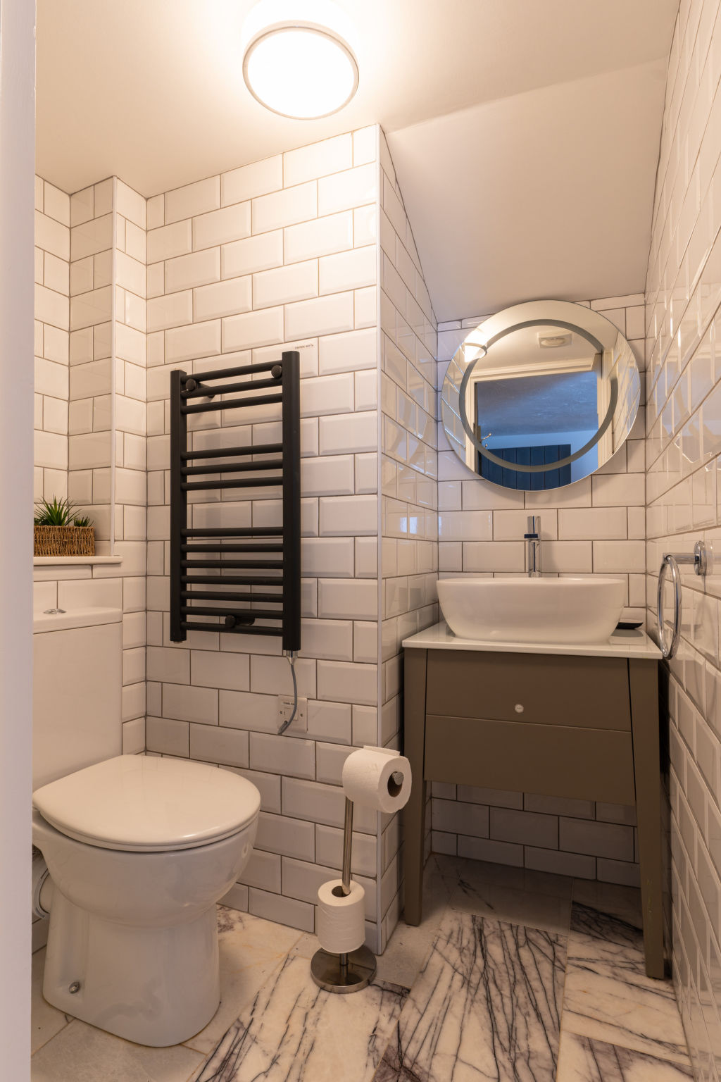 Old Harbour Cottage-Binnen