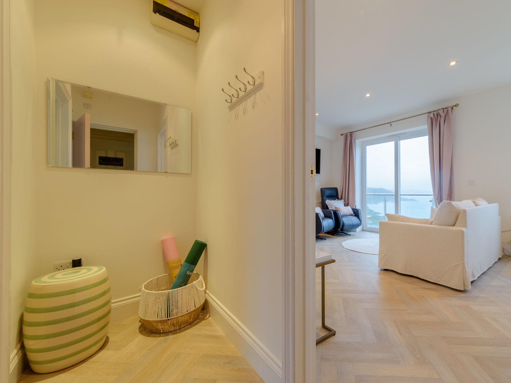 Appartement No.4 Ocean Heights – Séjour, photo 31 sur 55