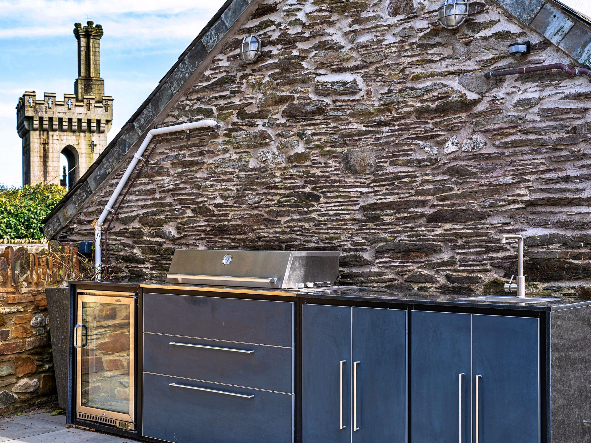 Potters Cottage-Outside