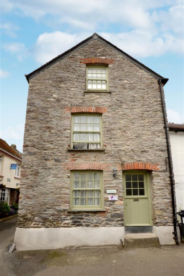 Church Mew Accommodation in Looe