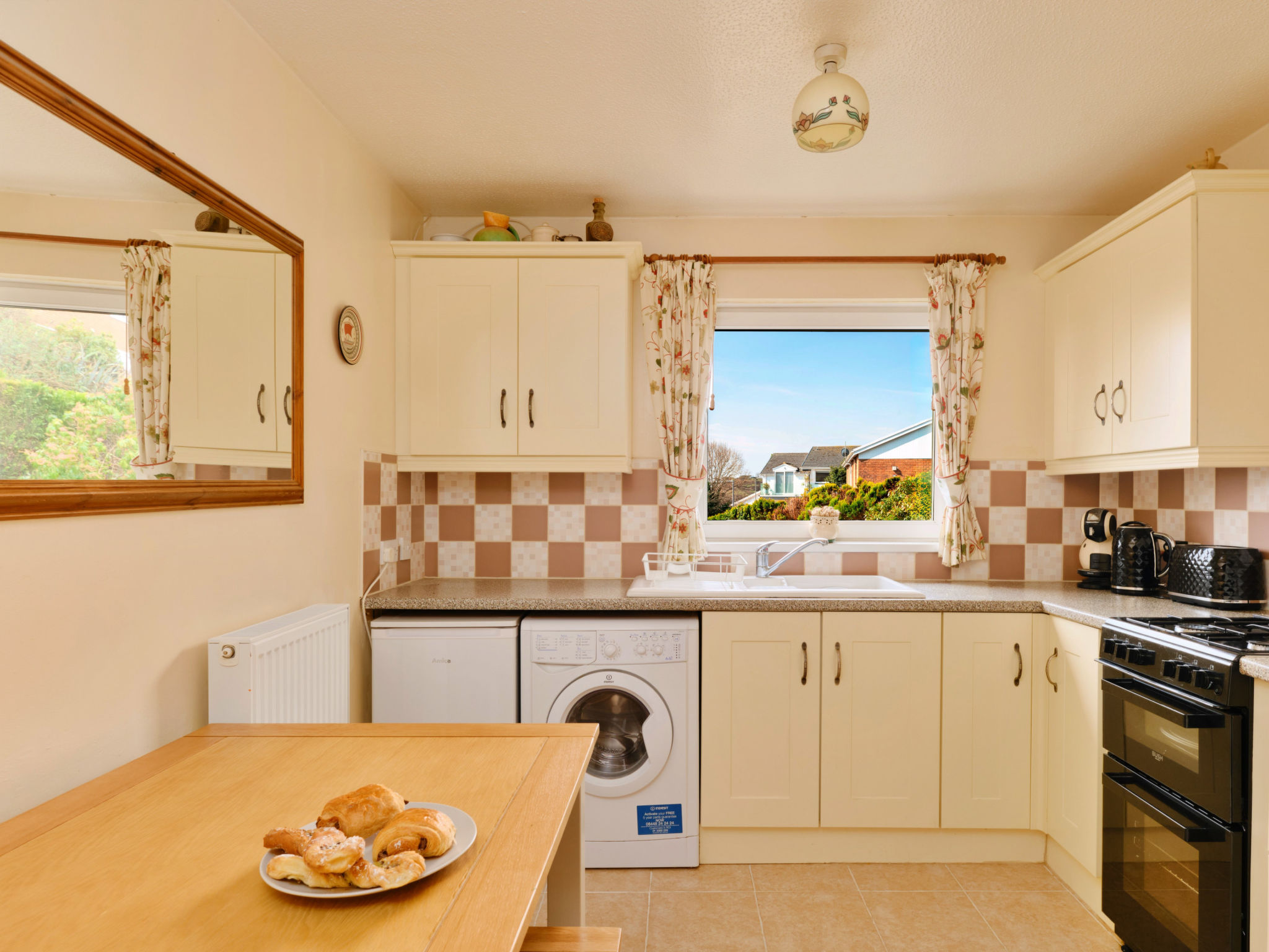 Looe Valley View - Inside