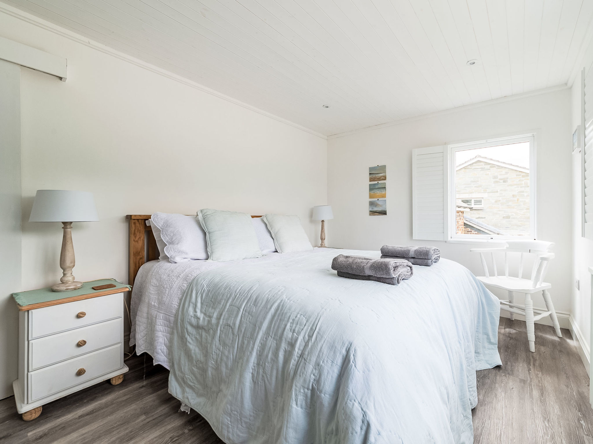 Cobble Cottage-Binnen