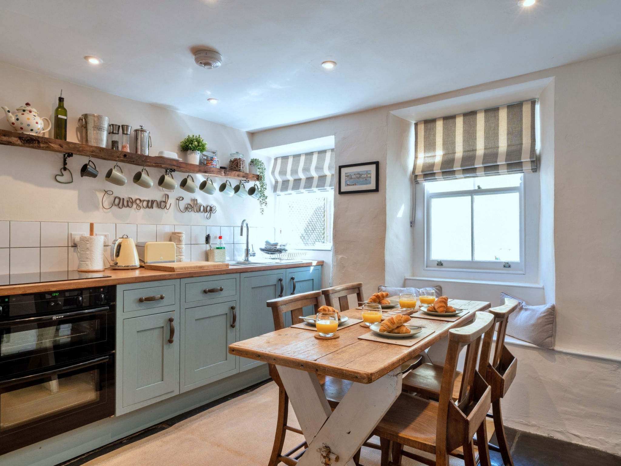 Cawsand Cottage-Inside