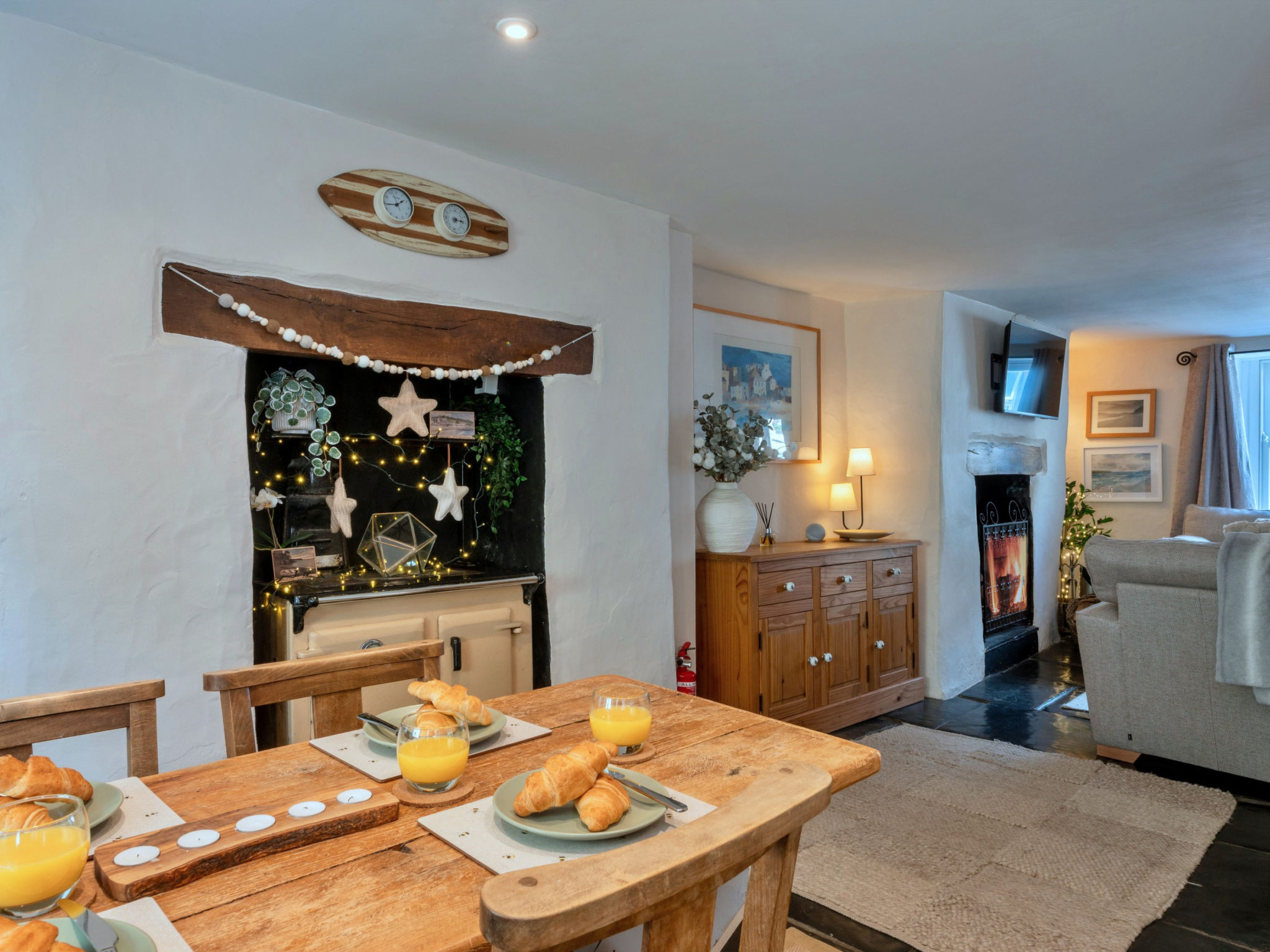 Cawsand Cottage-Inside