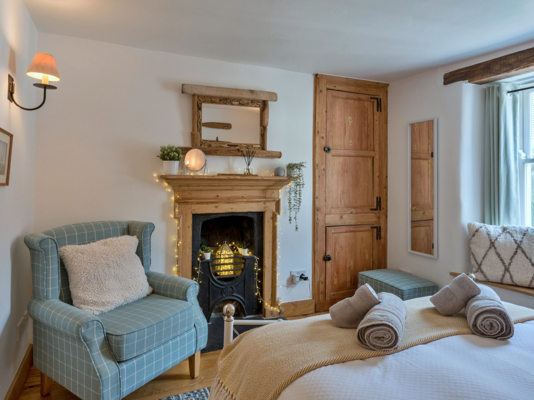 Cawsand Cottage-Inside