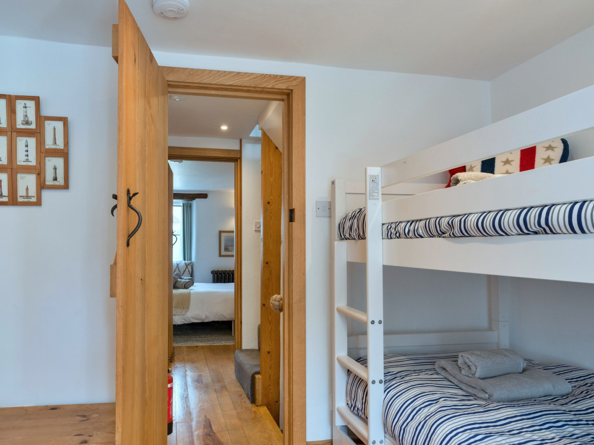 Cawsand Cottage-Inside
