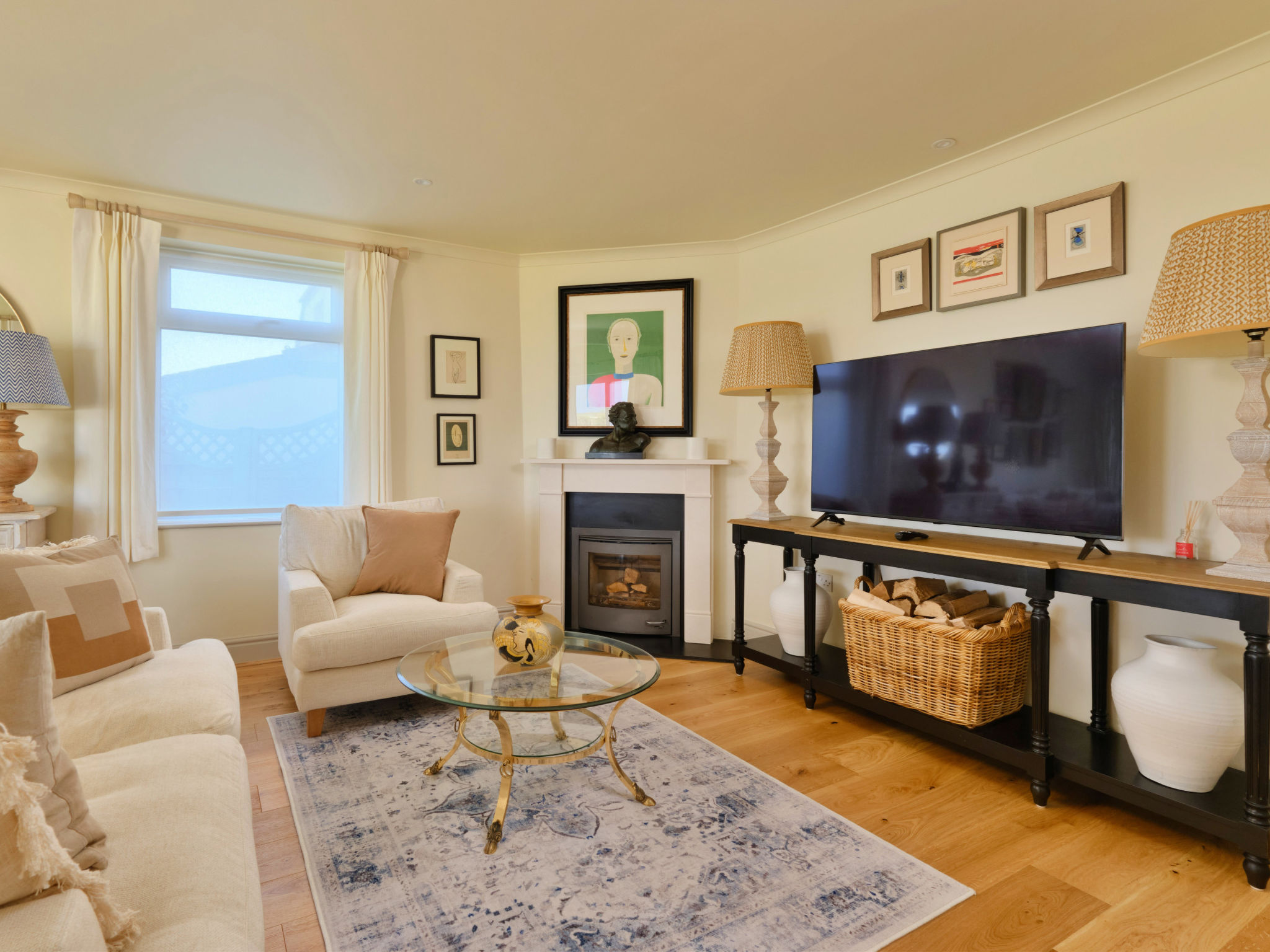 The Coast House - Inside