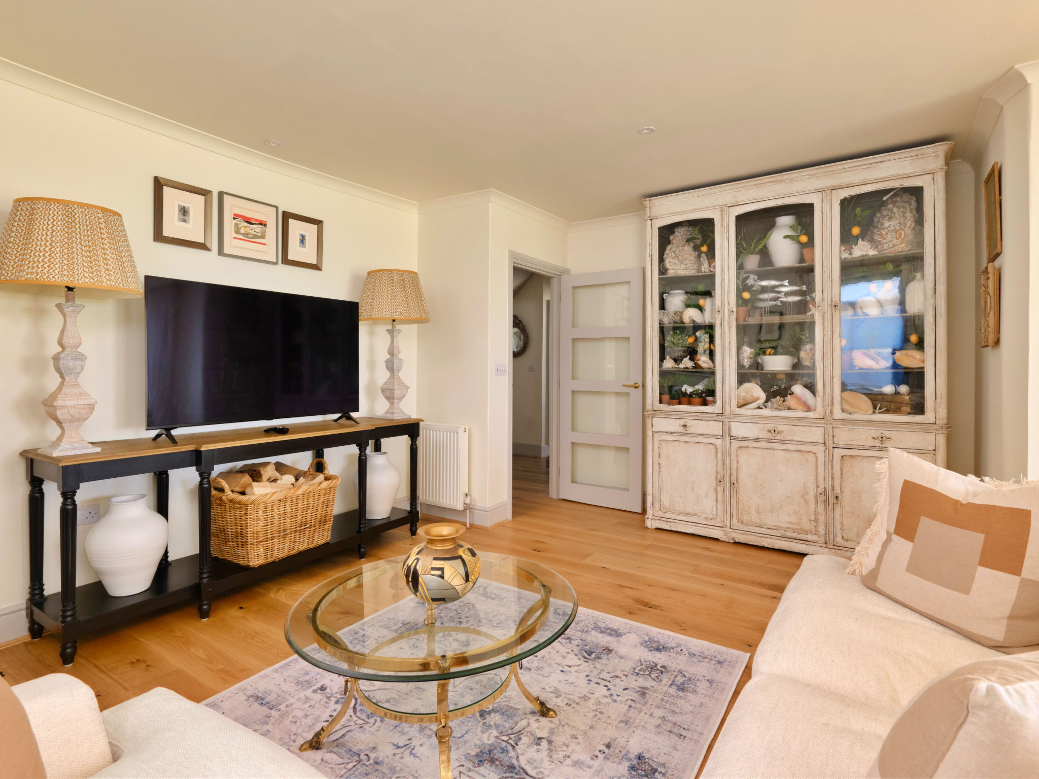 The Coast House - Inside