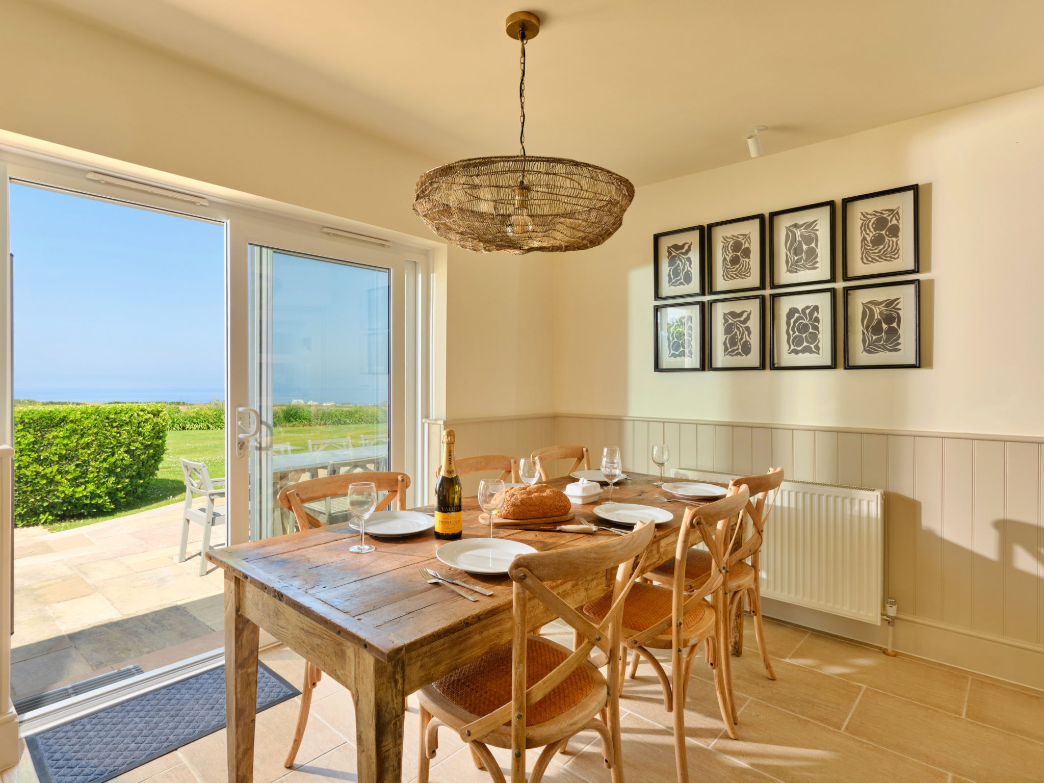 The Coast House - Inside