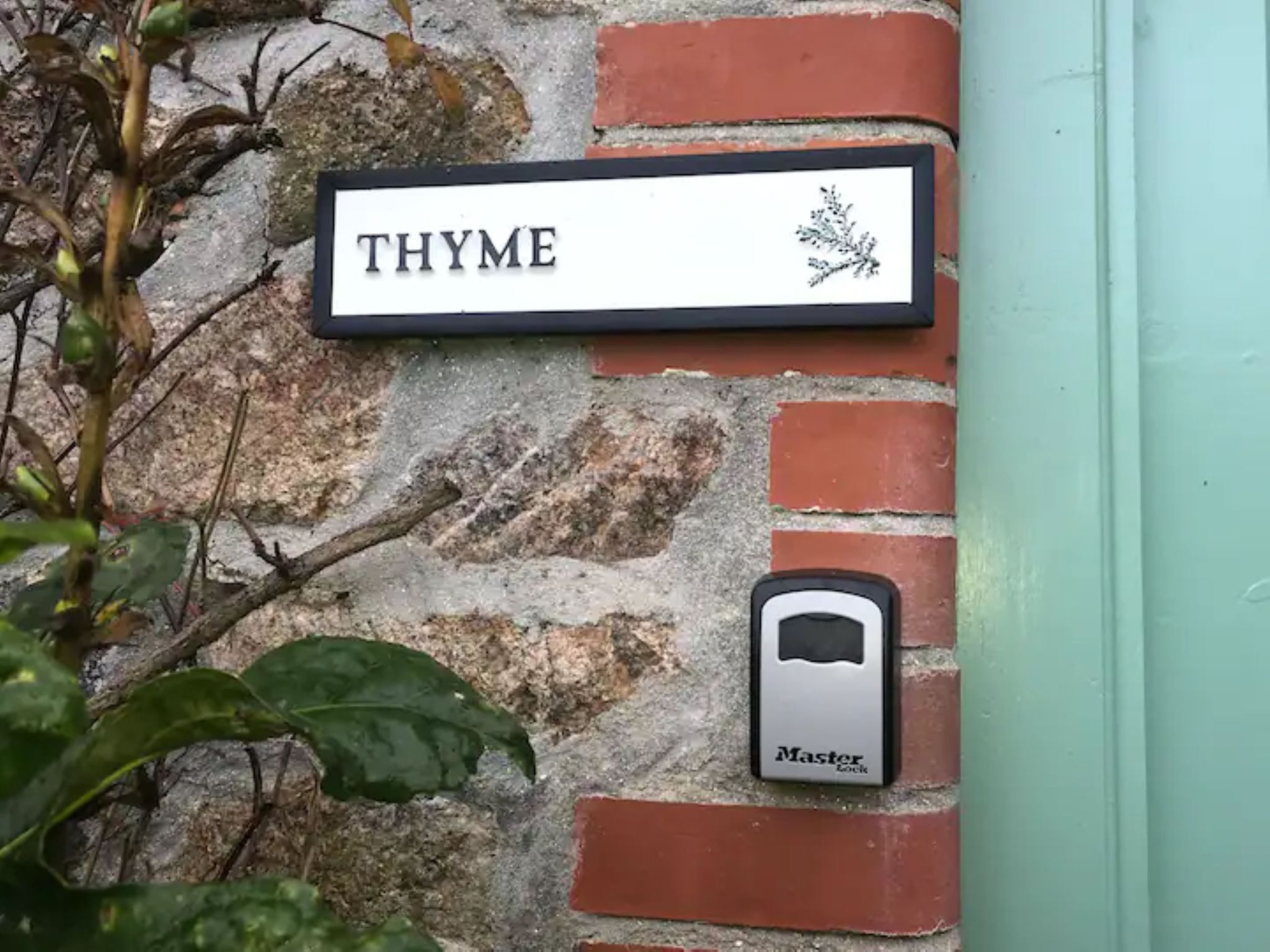 Idyllisches Landhaus mit wunderschönem Garten-Drinnen