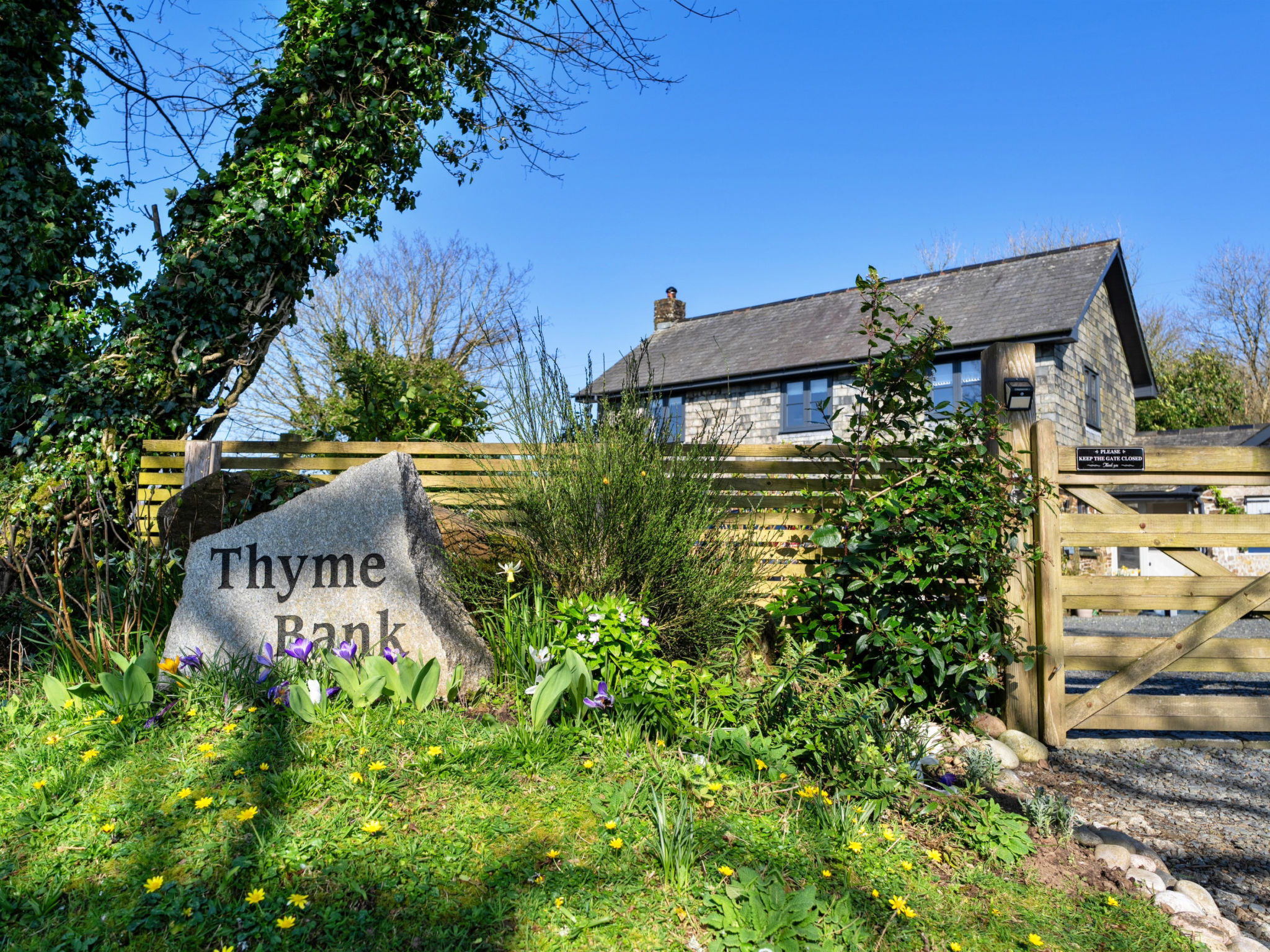 Thyme Bank - Buiten