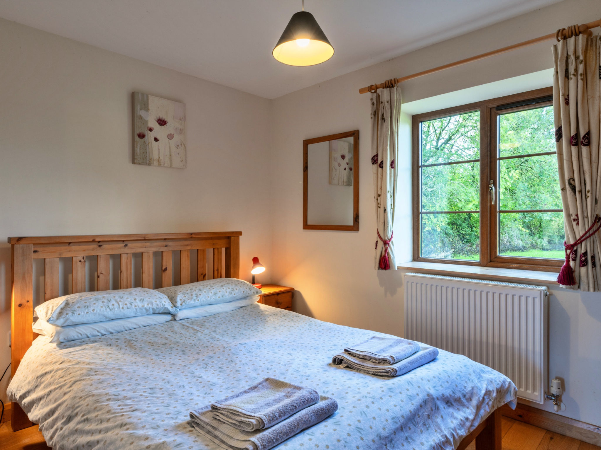 Tarka's Holt Log Cabin, Stowford - Binnen
