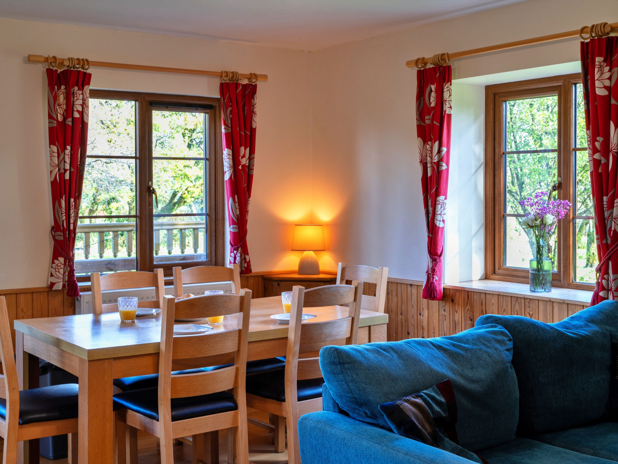 Tarka's Holt Log Cabin, Stowford - Binnen