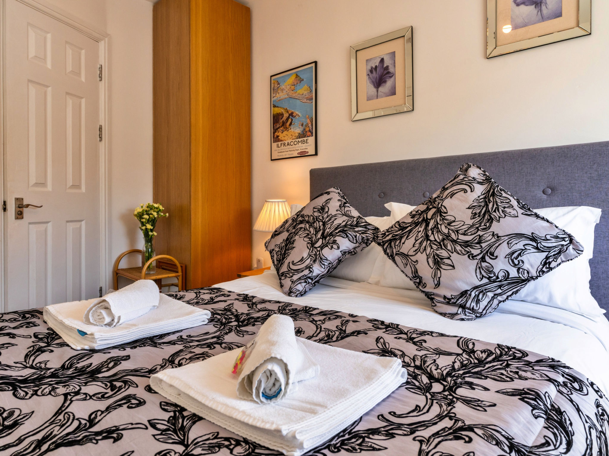 Sea Views Apartment in Ilfracombe - Binnen