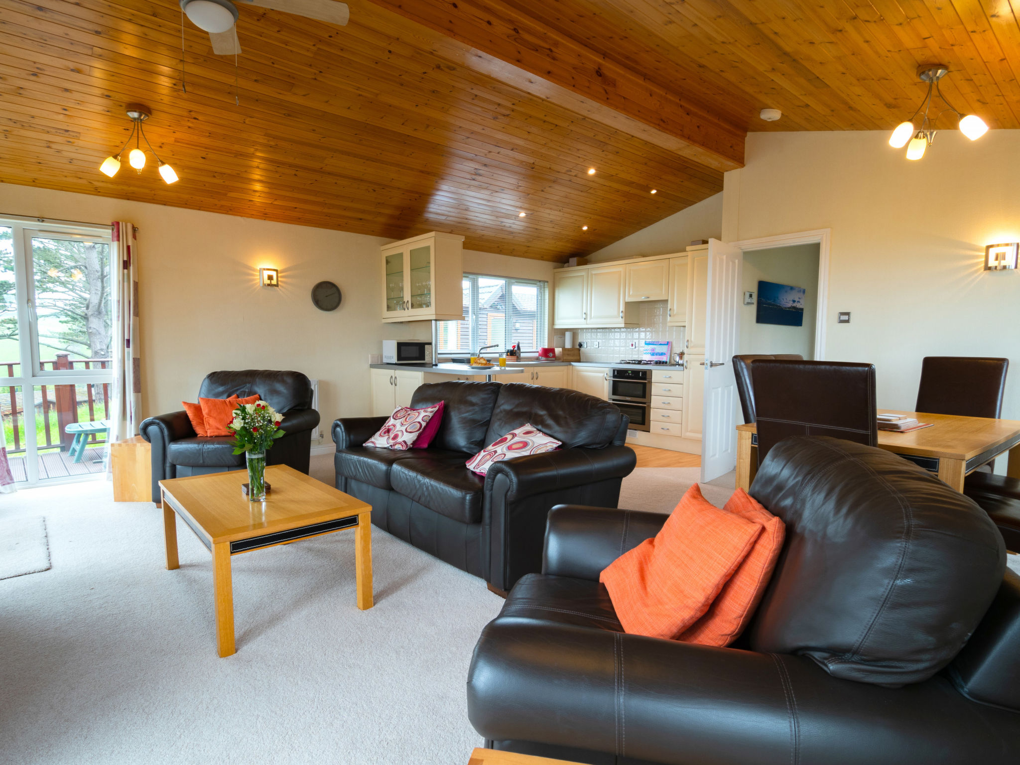 Whitsand Bay Lodge-Binnen