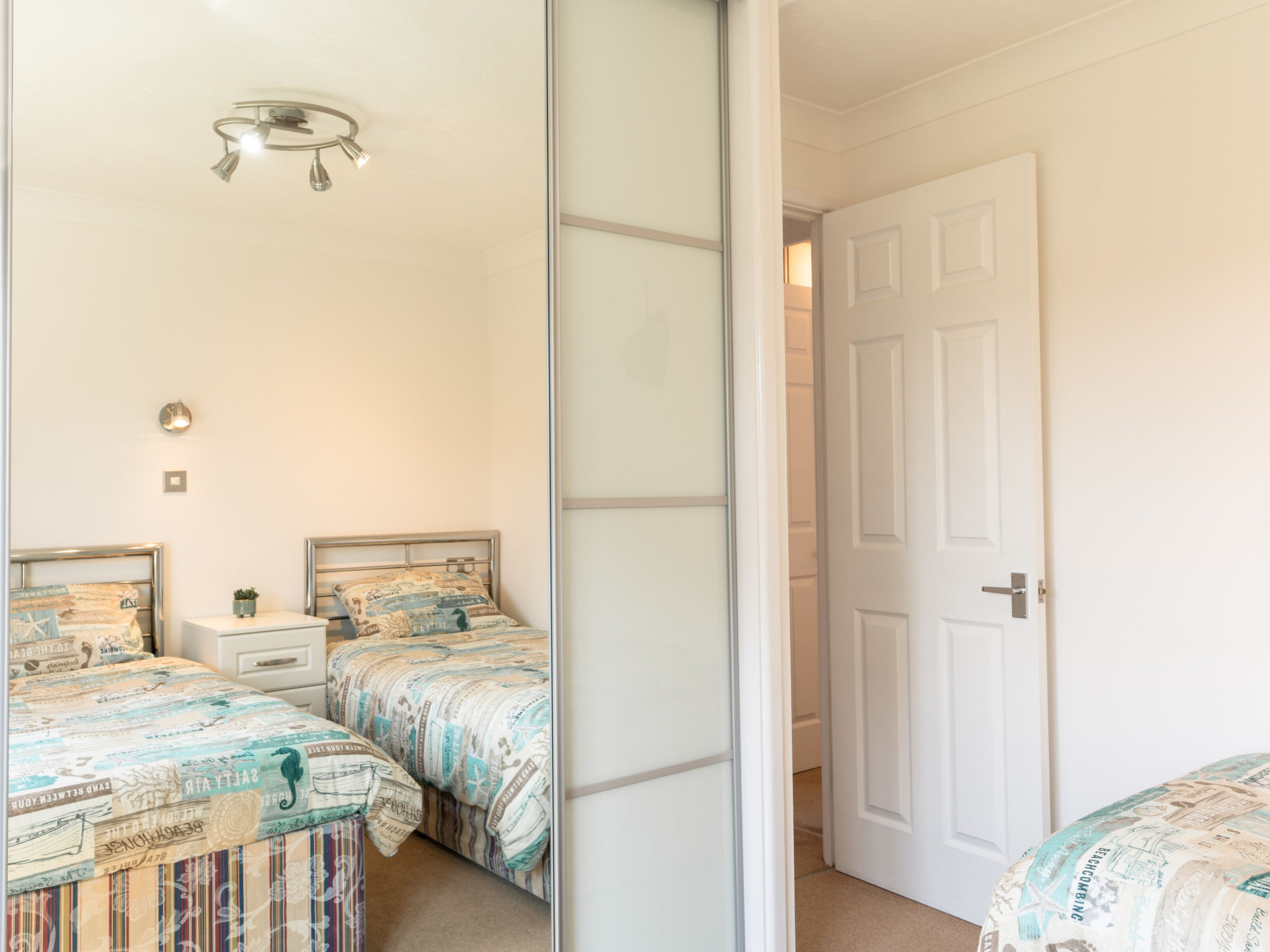 Serendipity Lodge-Binnen