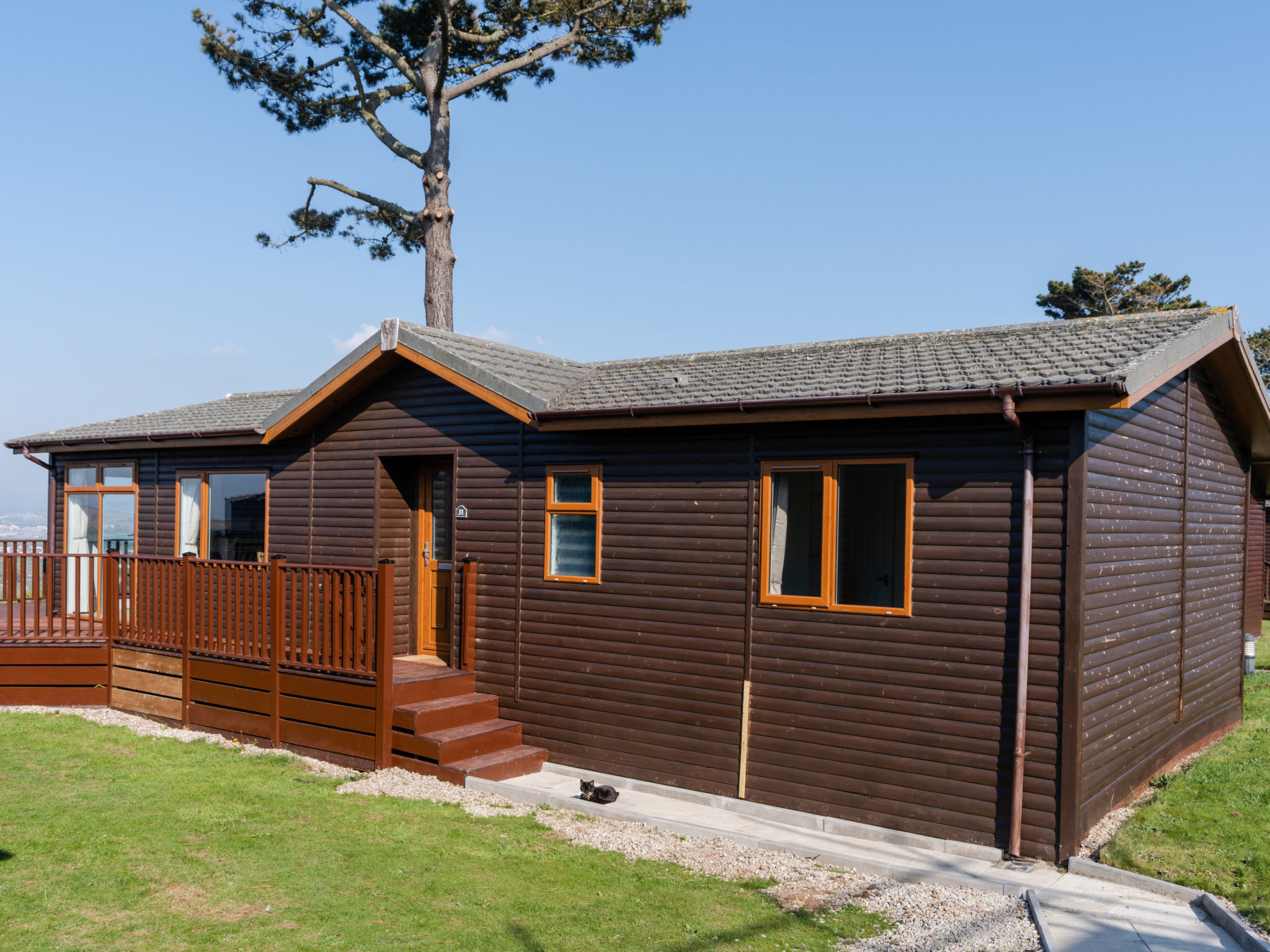 Serendipity Lodge-Buiten