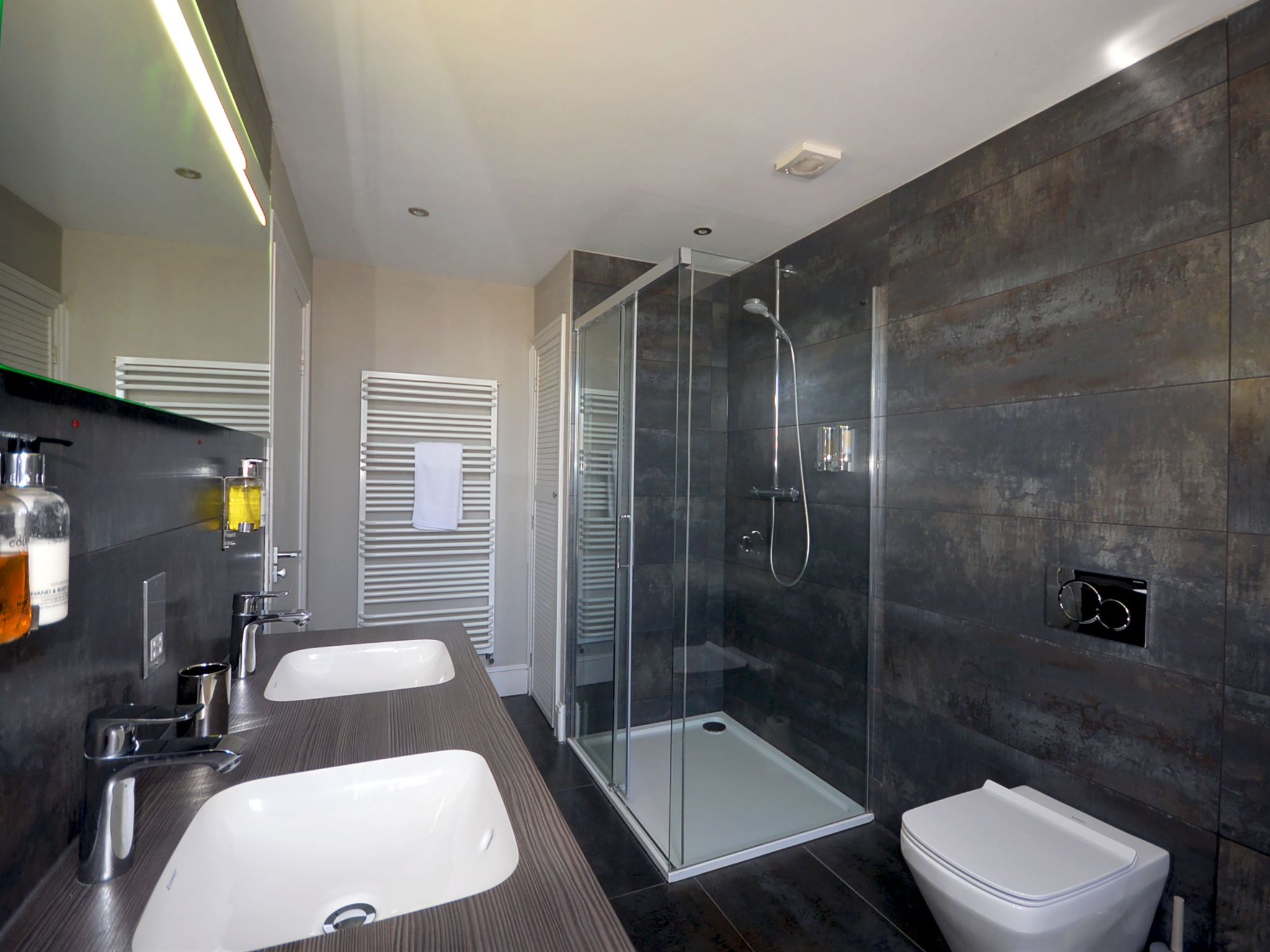 Helle, erst kürzlich vollständig renovierte (2016) Ferienwohnungen in einem den - Image-tags.info