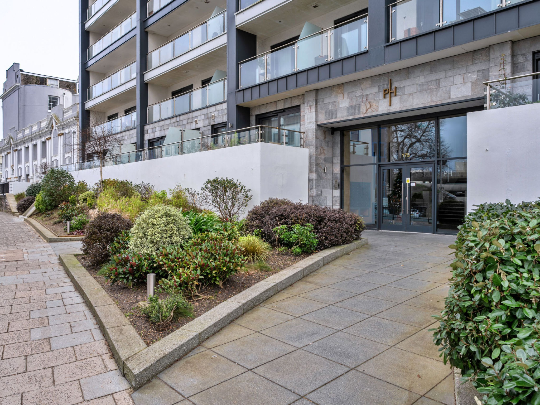 Plymouth Residence 53 - Binnen