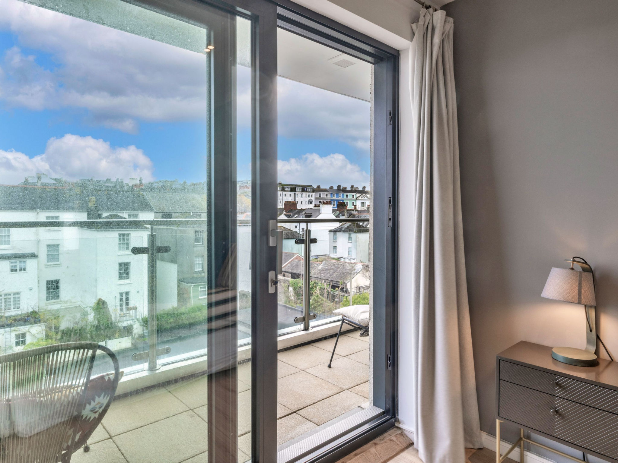 Plymouth Residence 53 - Binnen