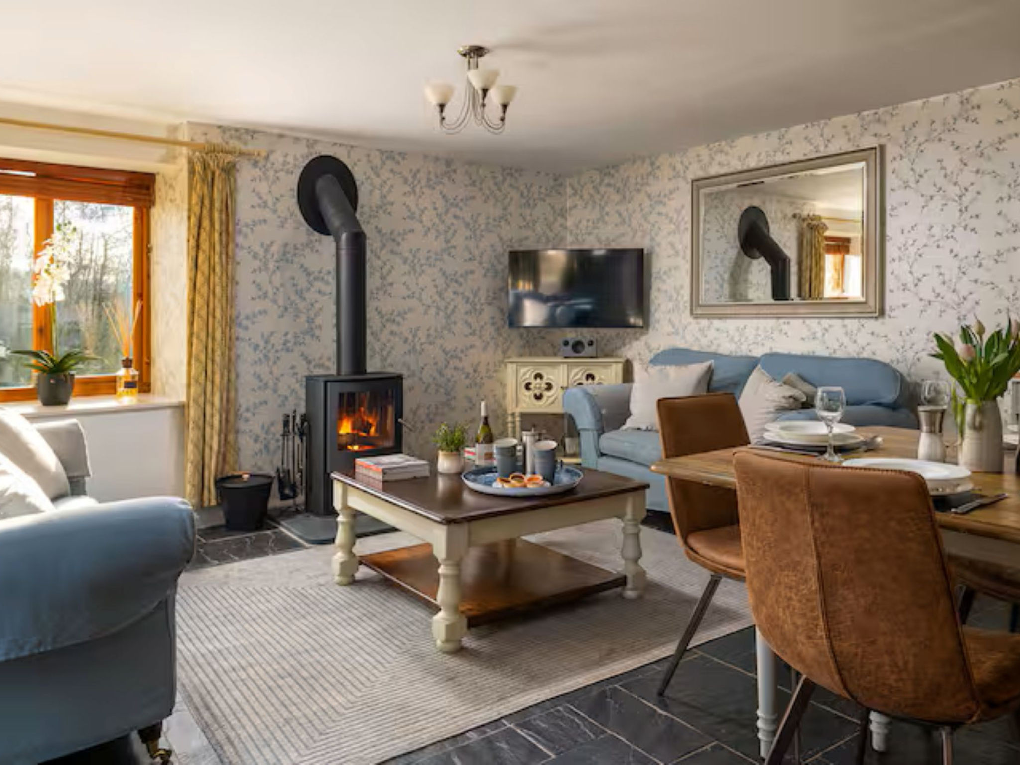 Coulscott Aylesbury Cottage - Binnen