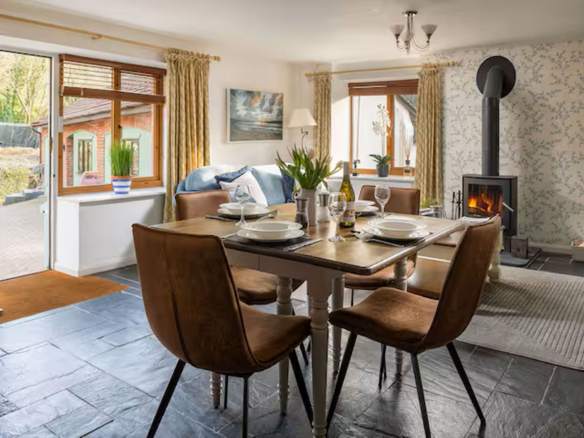 Coulscott Aylesbury Cottage - Binnen
