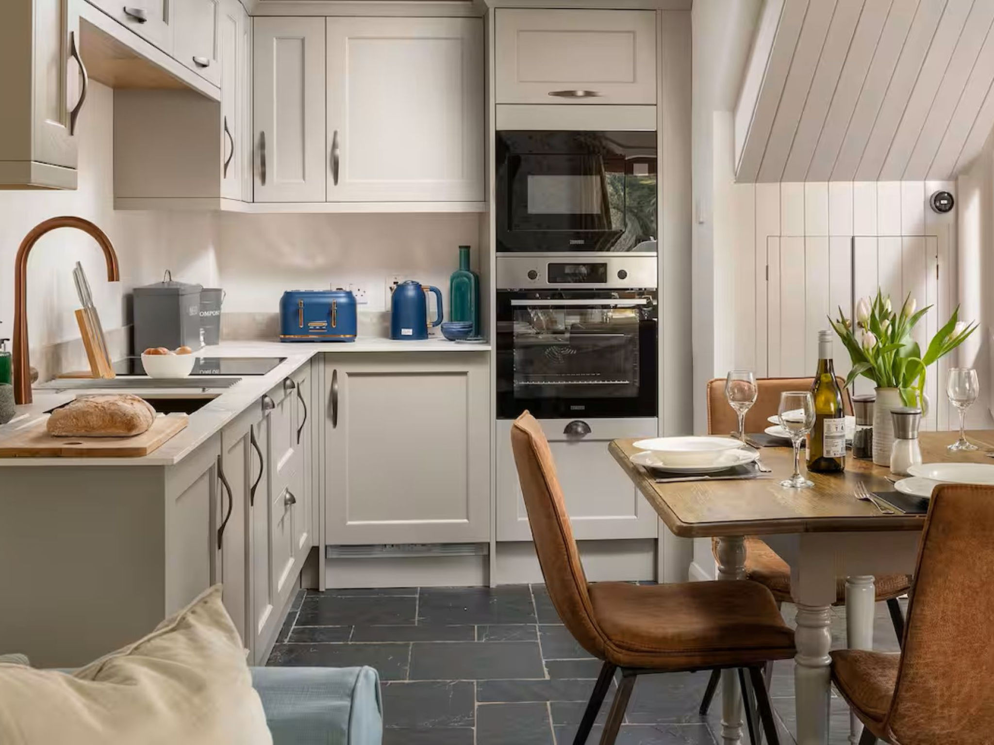 Coulscott Aylesbury Cottage - Binnen