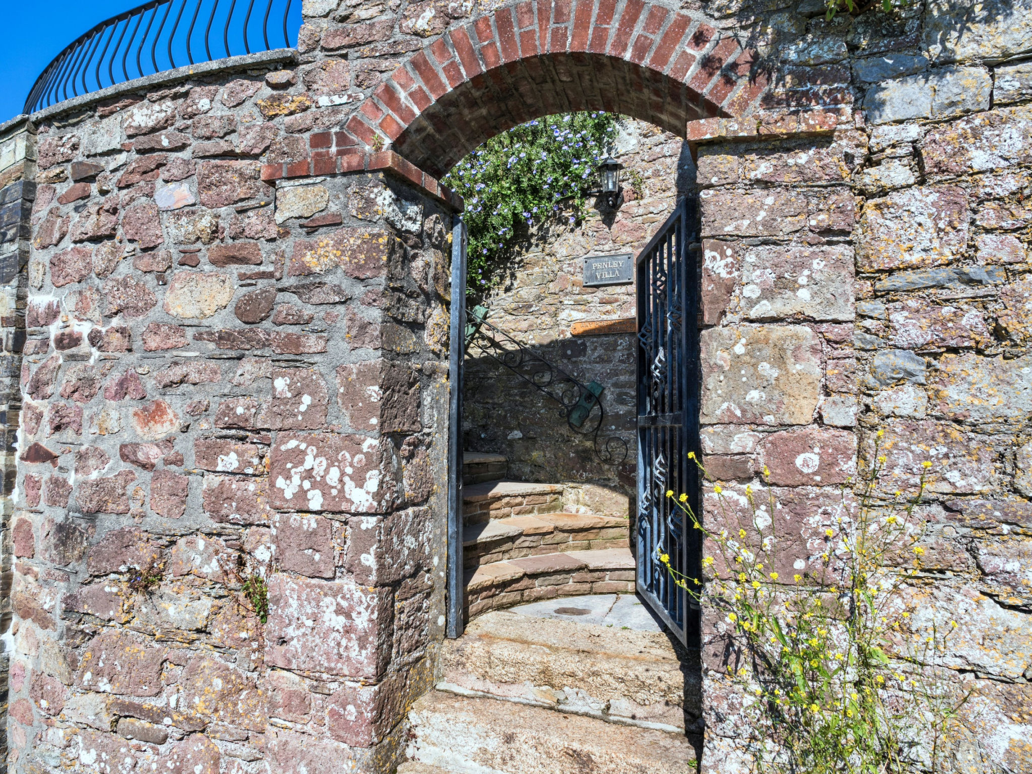 Penley Villa-Binnen