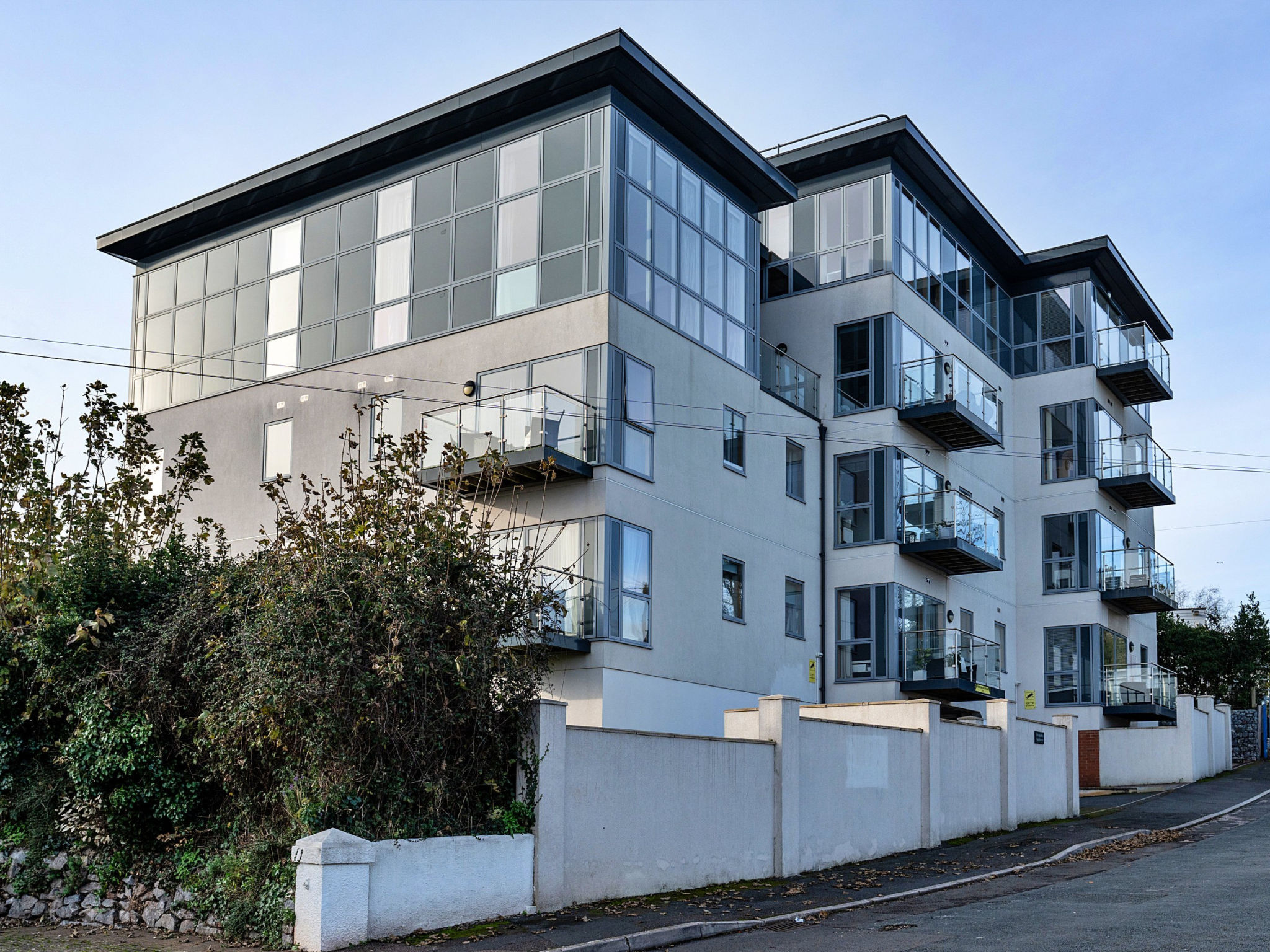 Number 10, Montpellier Apartments-Buiten