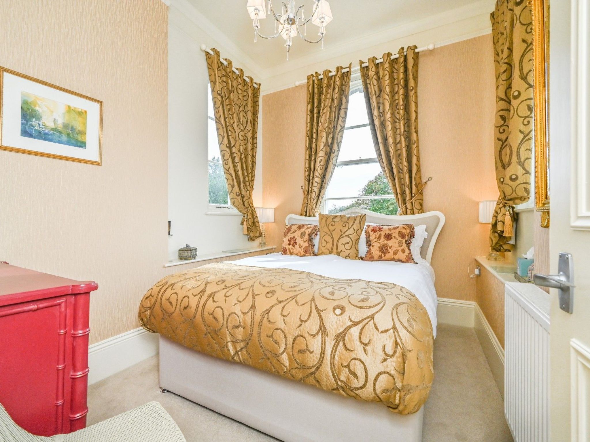 Photo of Luxuriöse viktorianische Villa in ruhiger Lage