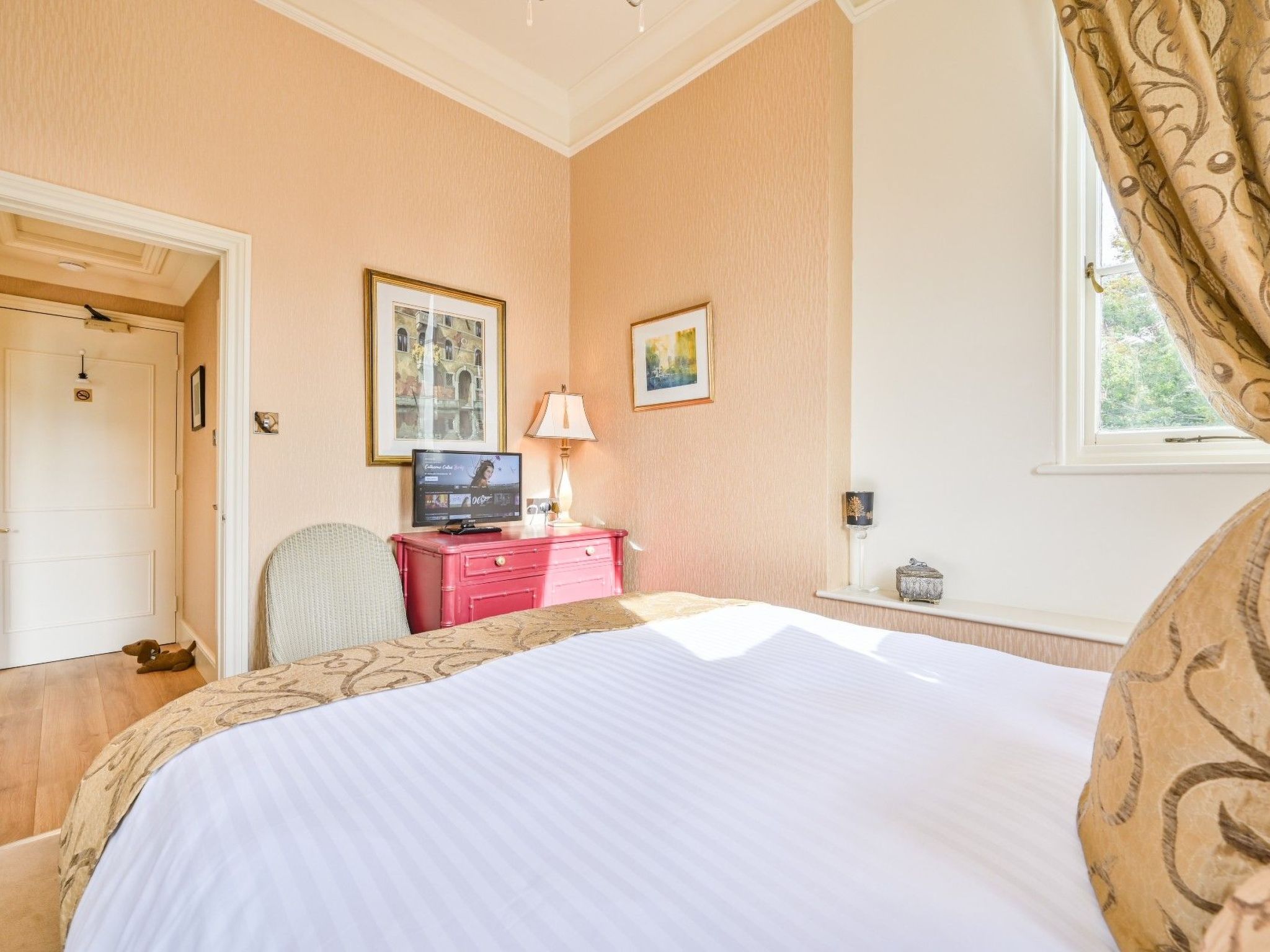 Photo of Luxuriöse viktorianische Villa in ruhiger Lage