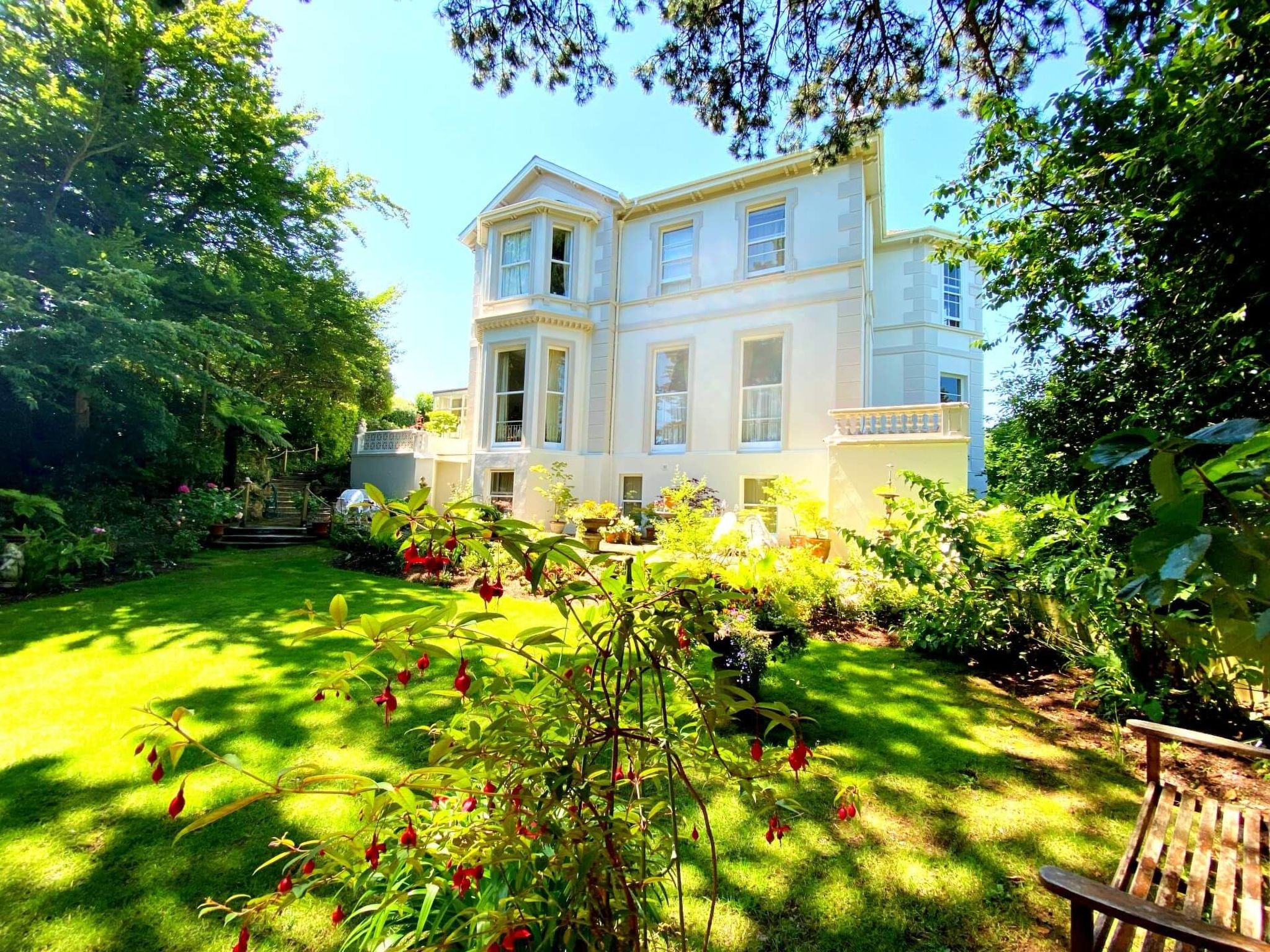 Photo of Luxuriöse viktorianische Villa in ruhiger Lage