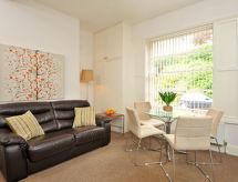 Vrijstaand appartement in hartje Torquay, 450m van het strand - thumbnail 2