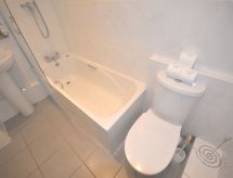Vrijstaand appartement in hartje Torquay, 450m van het strand - thumbnail 3