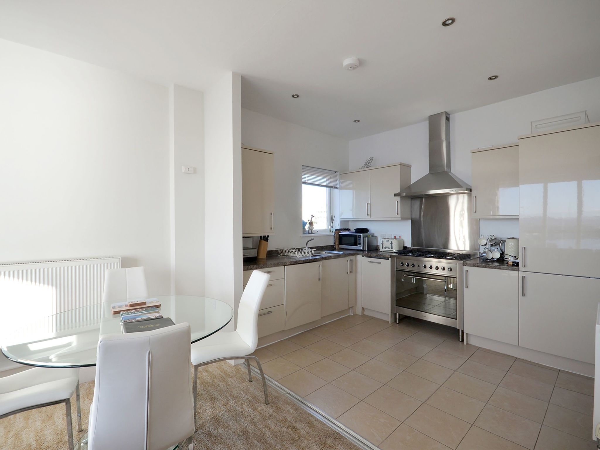 Lichtdurchflutete Ferienwohnung in der zweiten Etage mit Panorama-Blick über de